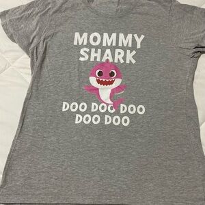 Baby Shark “Mommy Shark” t-shirt - XL